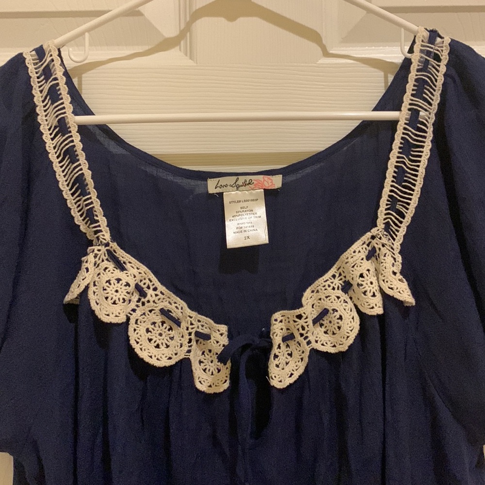 Plus size top - Picture 4 of 6